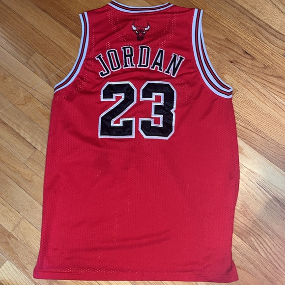 Nike Retro Jordan Bulls Jersey - Picture 5 of 5